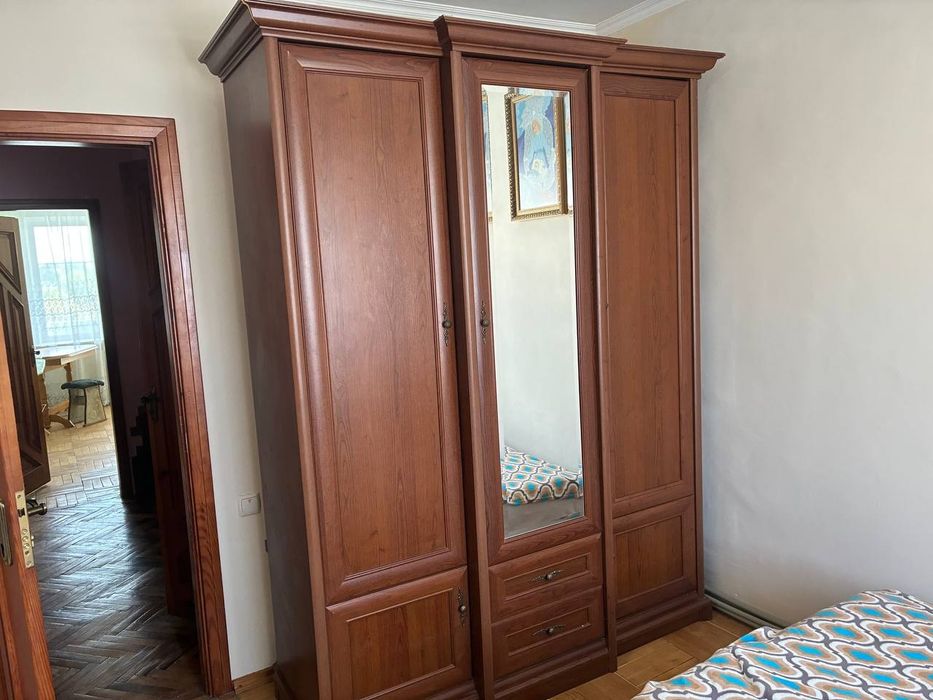 Здається в оренду охайна 3 кімната квартира по Вул.Оболоня