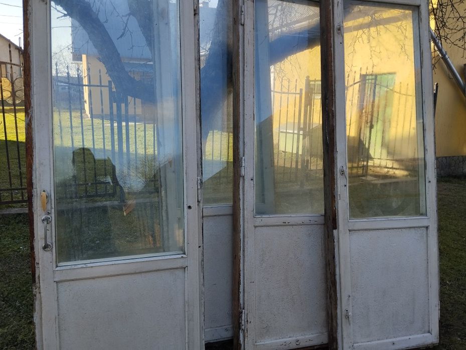 Продам дерев'яні вікна та двері