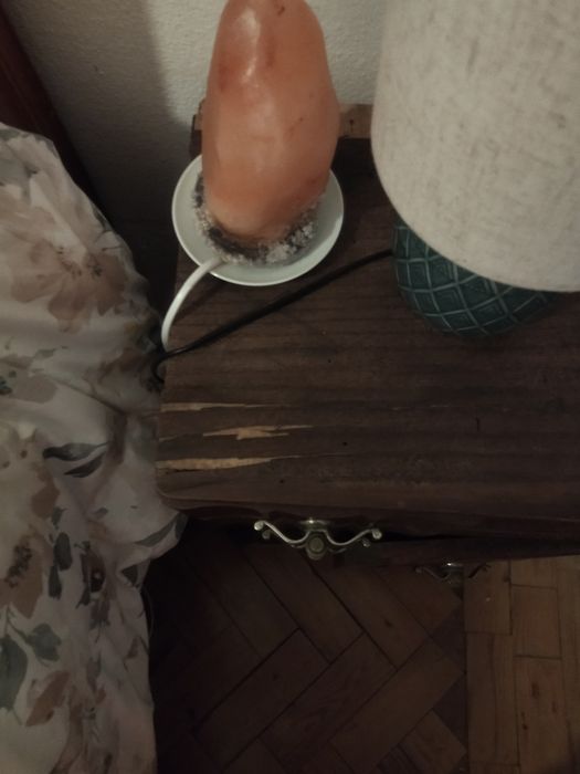 2 mesas de cabeceira antigas