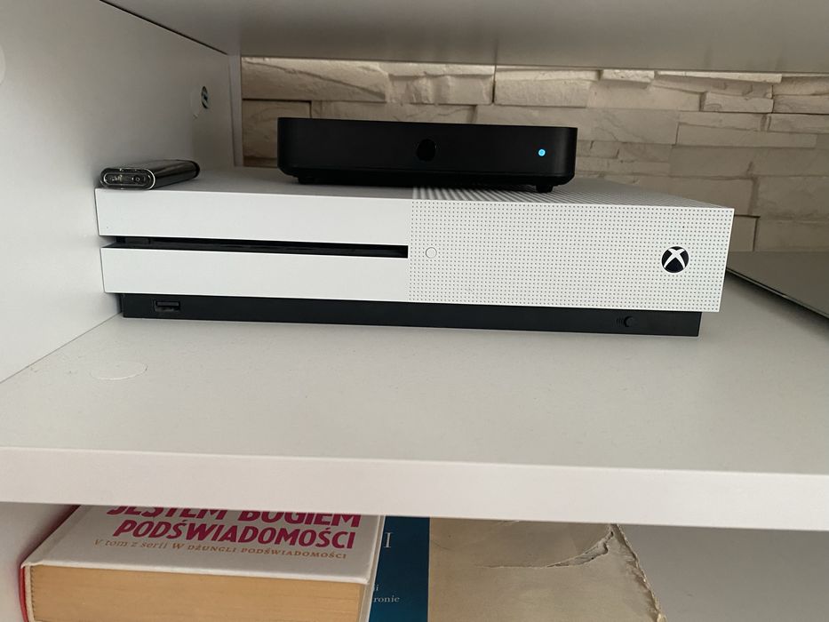 Xbox One S konsola