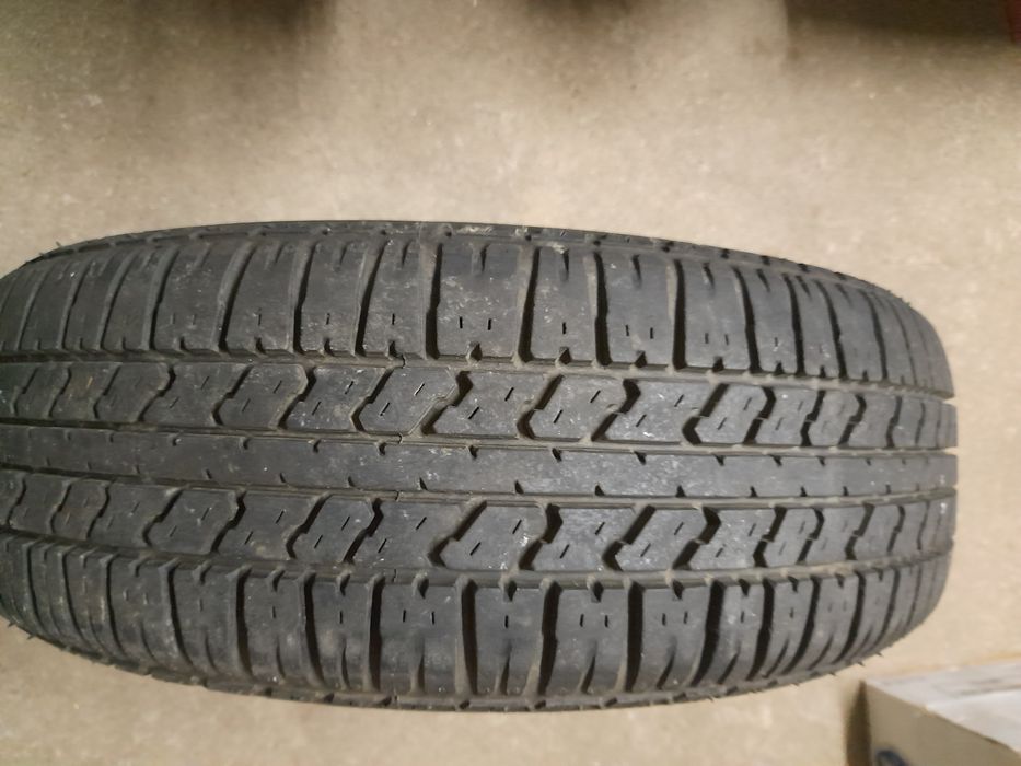 Pneu Continental com jante