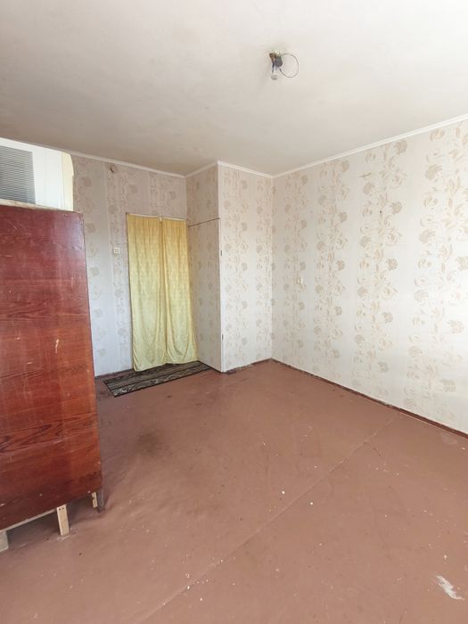 Продаю 1 кімнатну квартиру. Гуртожиток. Центр