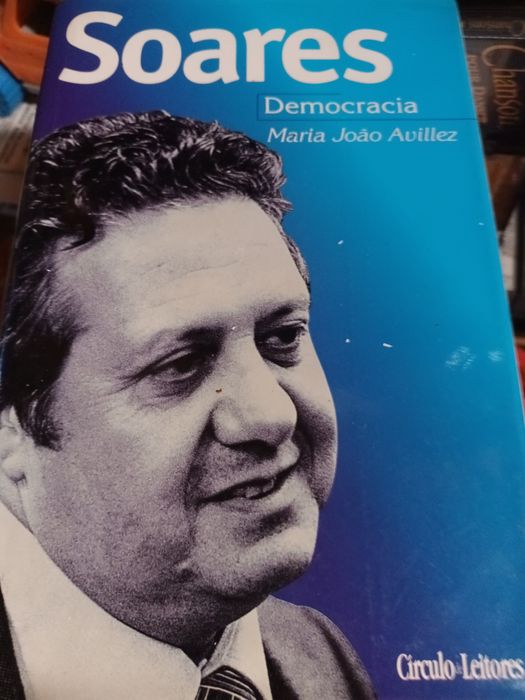 Vários livros,  vários preços