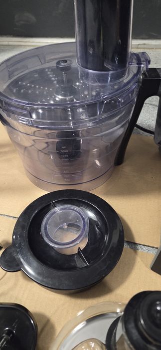 Robot kuchenny, wielofunkcyjny