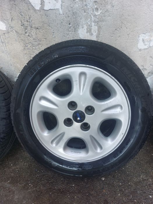 Vendo 4 Pneus + Suplente