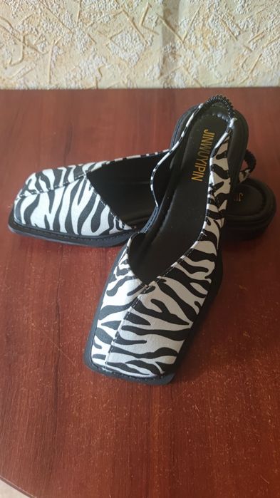 Продам новi босонiжки