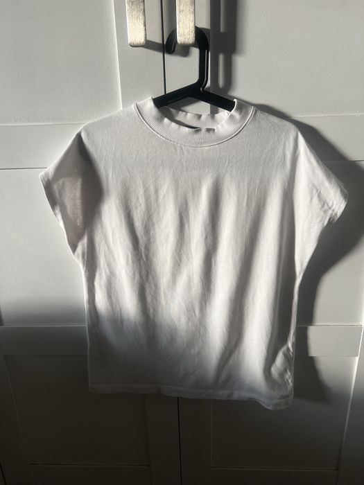 Zara biała koszulka.