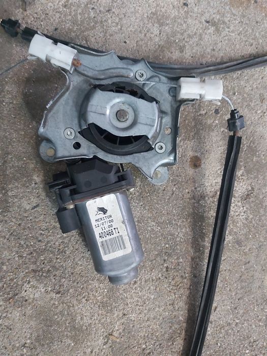 Motor elevador vidro Renault Clio de 2000 -- ler descrição