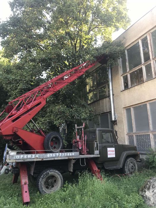 Автовишка з телескопічною стрілою