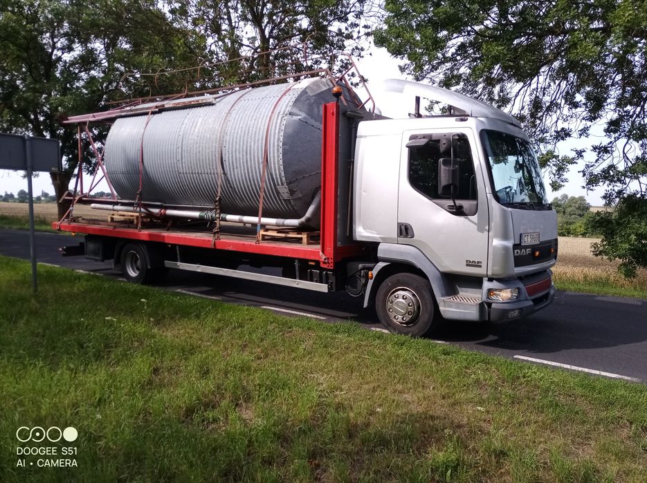 Auto laweta transport samochodowy