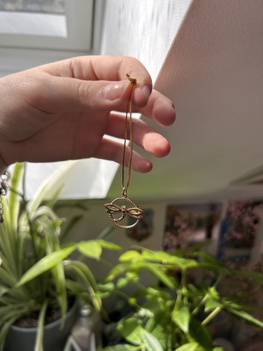 złoty wisiorek w.kruk