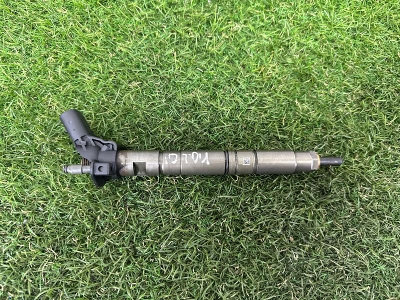 Форсунка топливная Volkswagen Touareg NF 3.0 TDI 2011