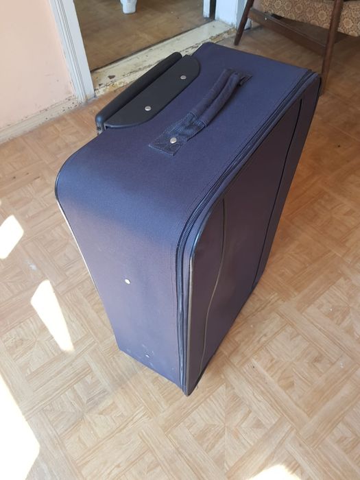 Walizka podróżna używana duża.