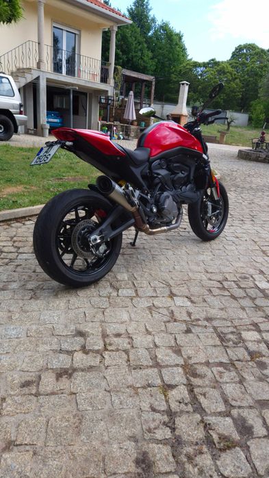 Ducati monster 937