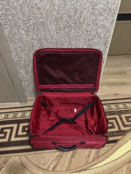 Валіза фірмова як нова