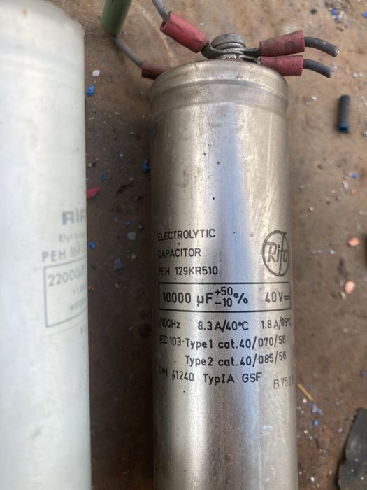 Конденсатори низько вольтні 16v 22000  Та 40v 10000  к50-18 25v