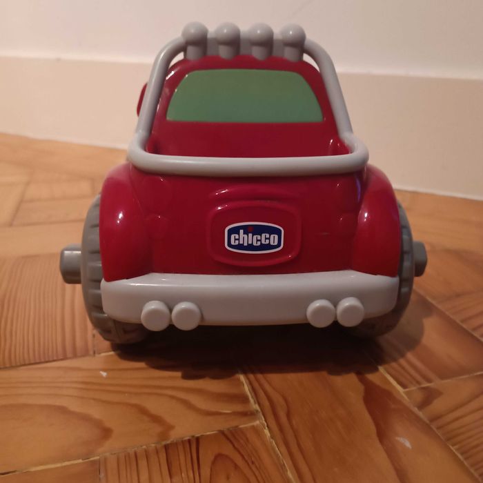 Carro Chicco portugues e inglês