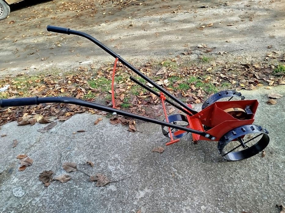 Продам сівалку для цибулі та часнику