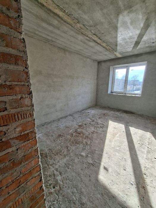 2кім. квартира біля  центру і Старого парку