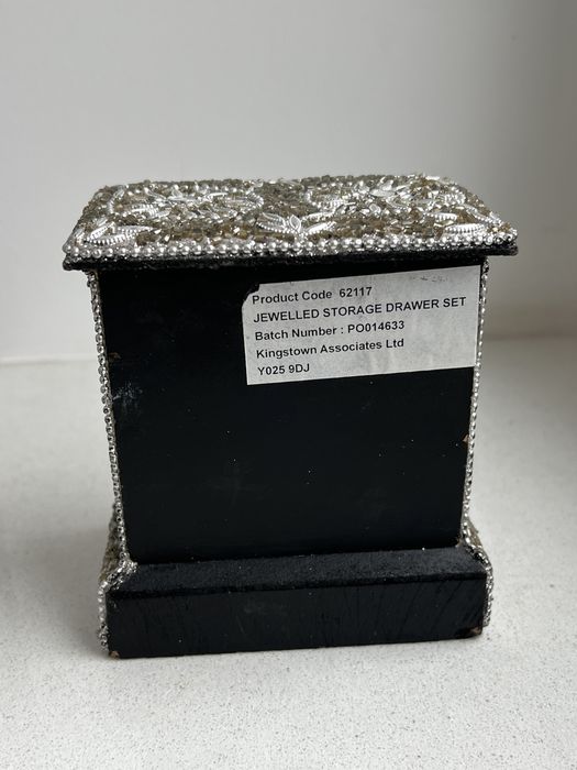 Шкатулка скринька для прикрас або дрібничок