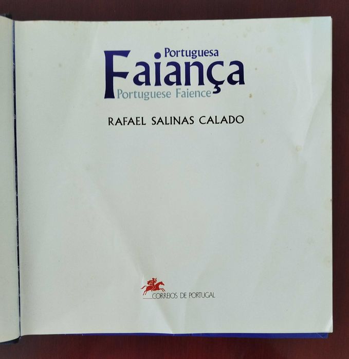 Livro "Faiança Portuguesa", com Selos temáticos, edição dos CTT