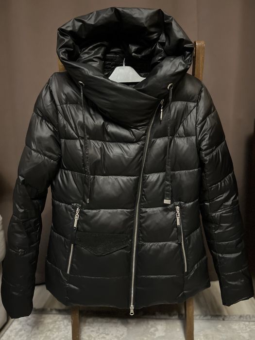 Куртка курточка пуховик S 44 зимова тепла Guess