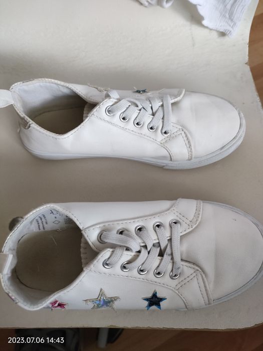 Buty dziewczęce typu trampki
