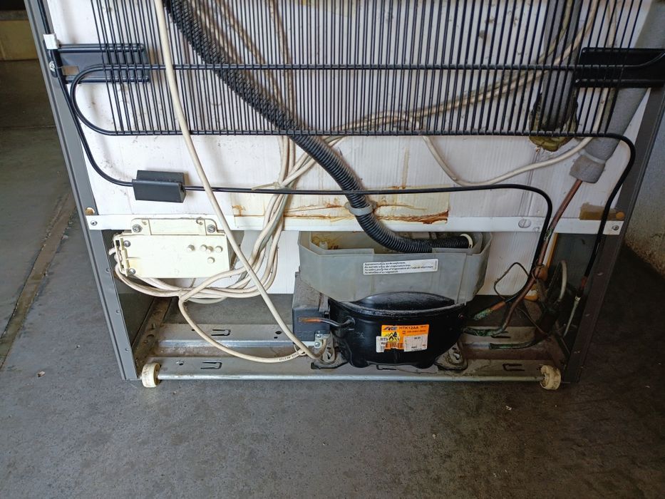 Frigorífico combinado marca ELECTROLUX DIGITAL, a funcionar perfeitame