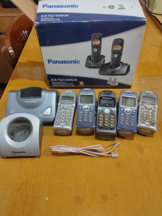 Радиотелефоны Panasonic с базами и блоками питания 5 штук