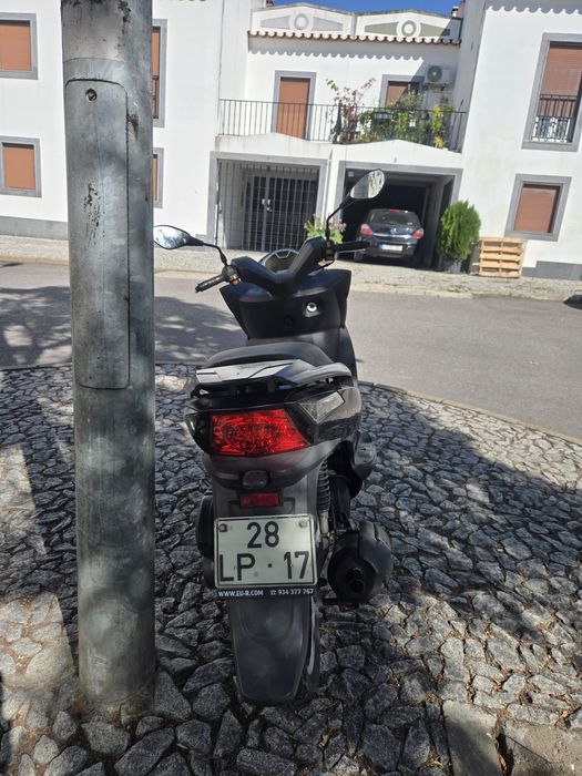 Vendo mota usada em excelente condições