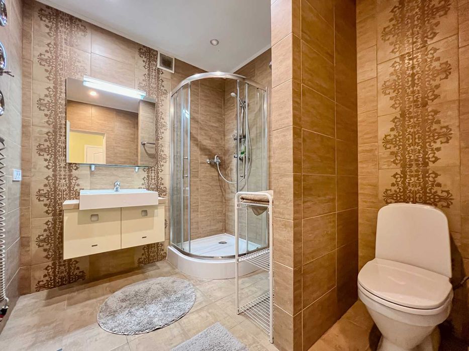 Продаж 3к квартири в Києві, Богомольця вул., 7/14 Без комісії