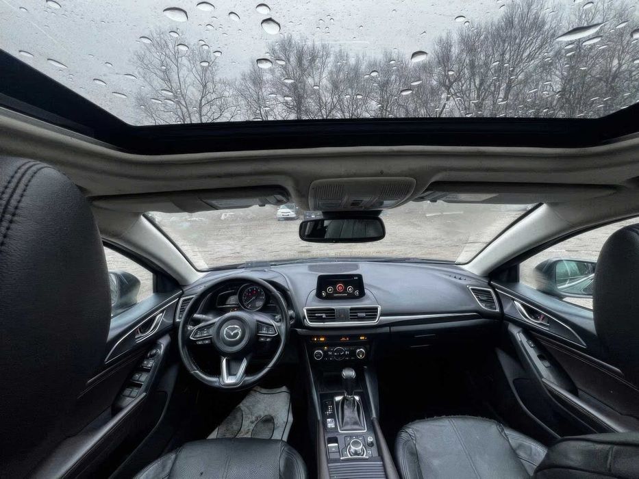 Mazda 3 Grand Touring      2017