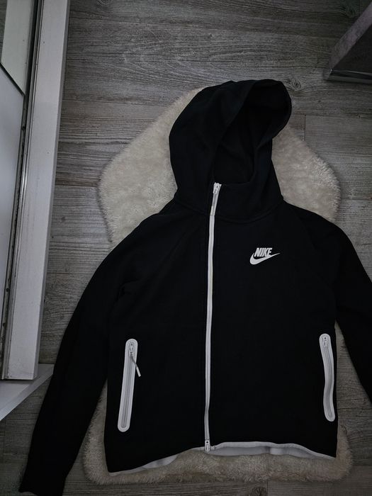 Bluza nike tech fleece rozmiar S Czarna bluza nike Swoosh