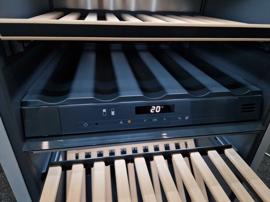 Винний холодильник Miele KWT 6422 iG чорний обсидіан 2023 Виставка