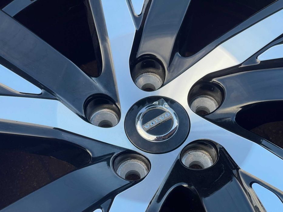 3874. Alufelgi 18" oryginalne Volvo S90 V90 XC90 II 8J ET42 5x108
