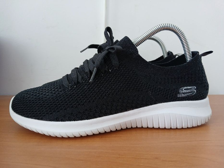 Кроссовки летние  фирмы Skechers оригинал