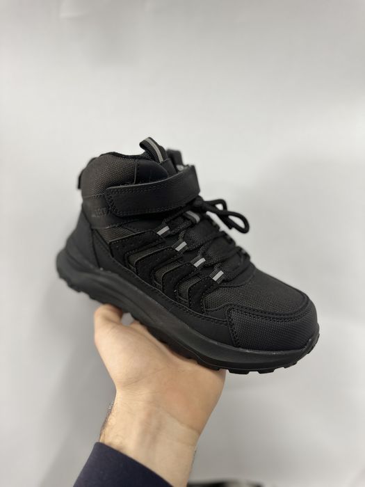 Черевики зимові на хлопця, чорні ботинки водостійкі на овчині, стильні