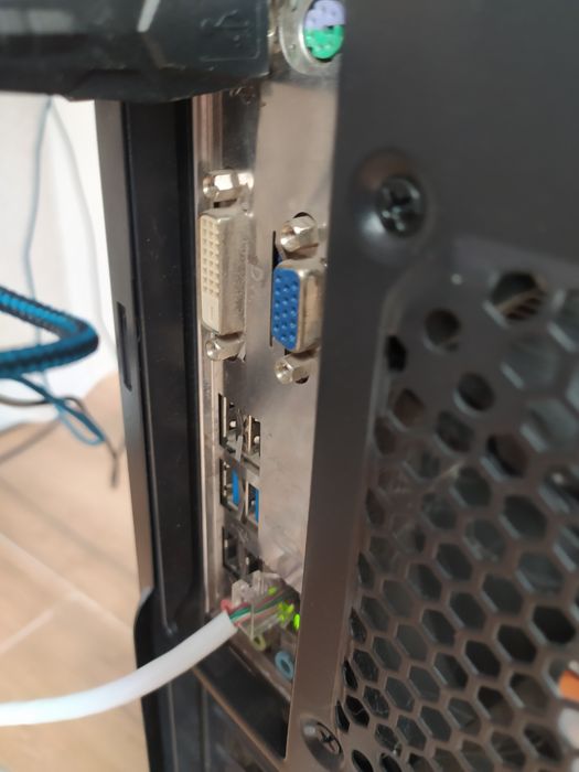 Продам комплект AMD ECS A75F-M2 CPU A6-3500 OZU 2GB DDR3  hd7450 2gb