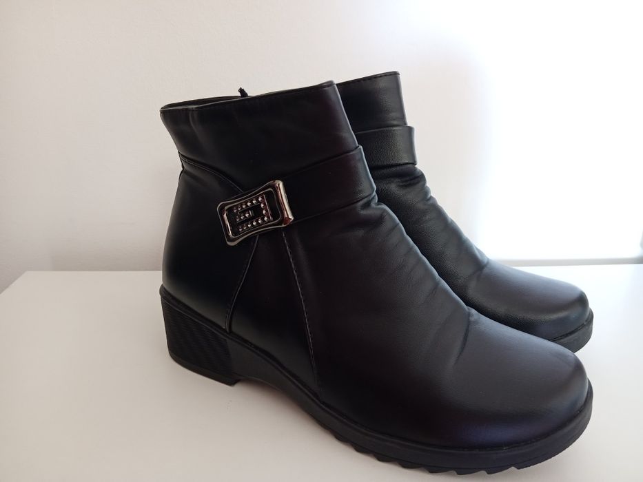 Botas pretas tamanho 36