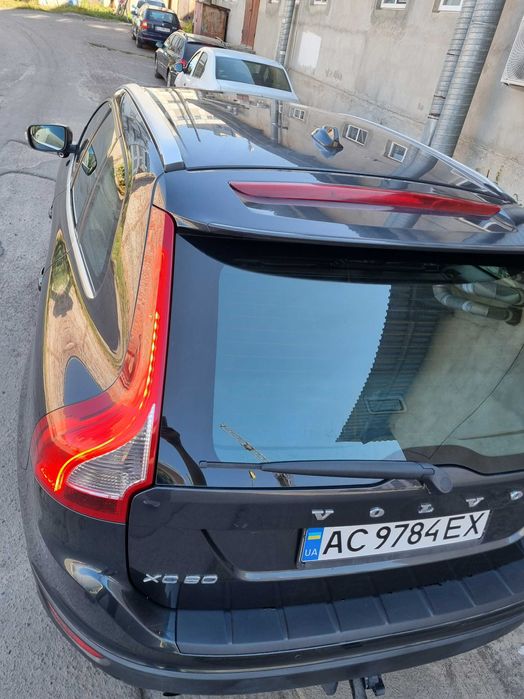 Volvo XC60 2.4D D5 автомат Summum