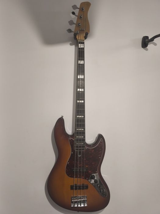 Baixo Marcus Miller V7 alder-4