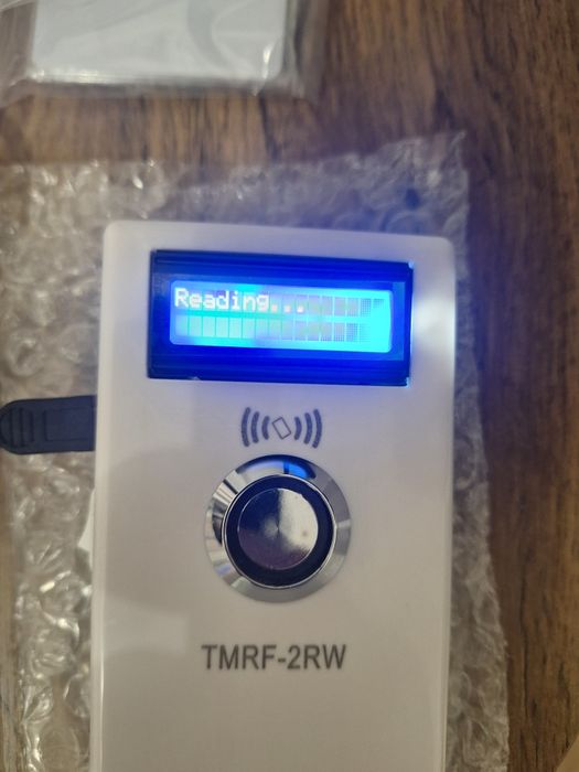 Дублікатор, домофонних ключів та карт.