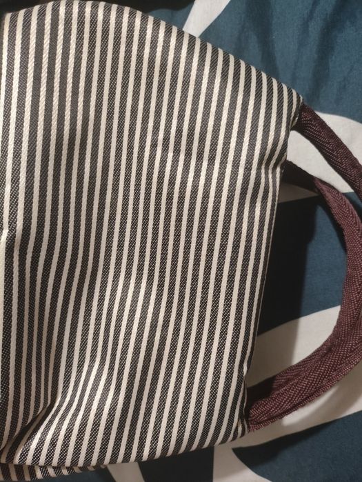 Lancheira praticamente nova