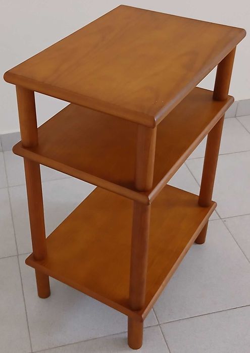 Vendo mesa de apoio em pinho mel