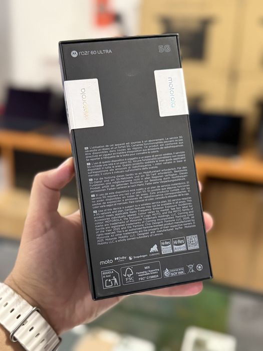 Motorola Razr 60 Ultra 16/512GB Mountain Trail, Нова запакована !