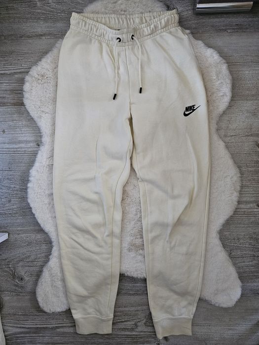 Spodnie dresowe Nike Rozmiar XS Kremowe Beżowe Dres Dresy nike Swoosh