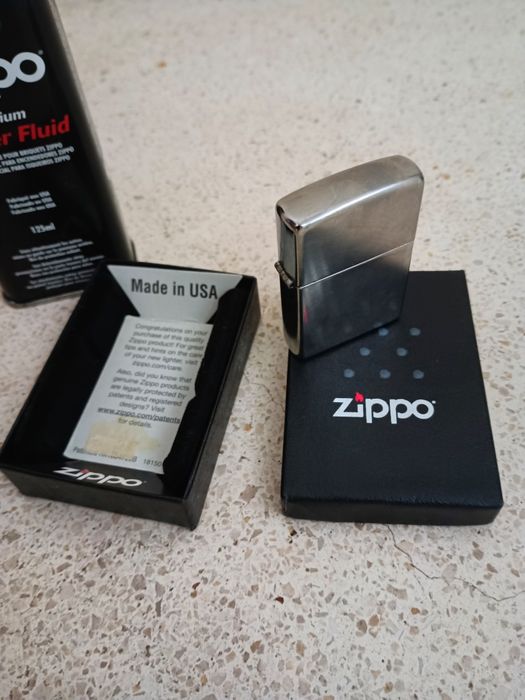 NOVO Isqueiro ZIPPO vintage original, completamente novo em caixa mais