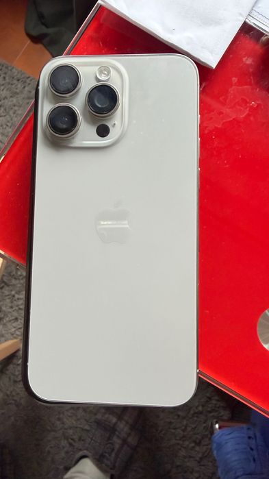 iPhone 15 Pro Max 256GB, Como Novo, 85% Bateria, Desbloqueado