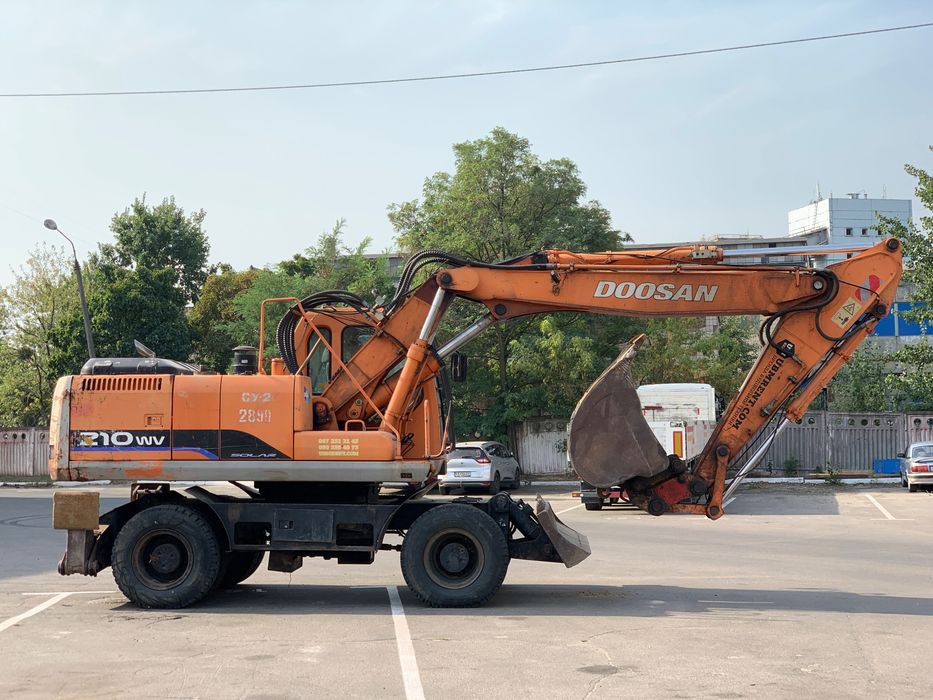 Колісний екскаватор DOOSAN SOLAR 210W-V Колесный экскаватор 20 тонн
