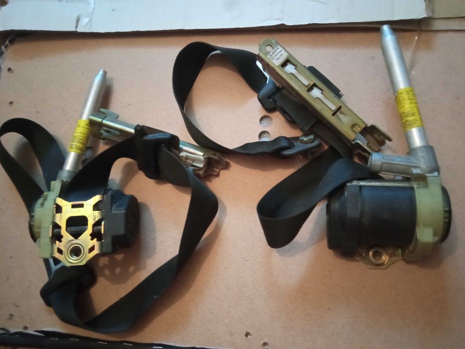 Продам ремни безопасности Мерседес